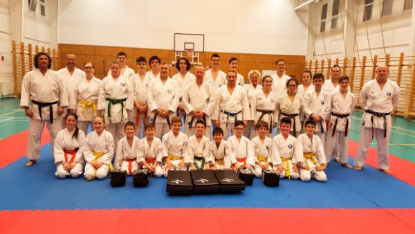 SZAC Karate SE karatésai az új felszereléssel