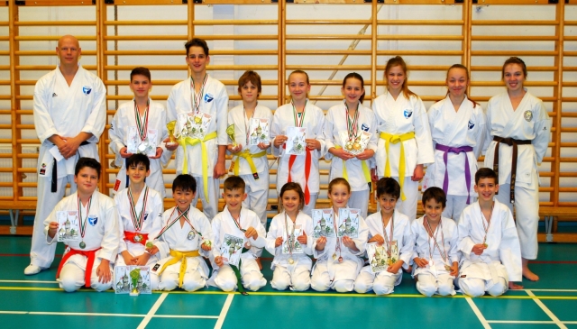 SZAC Karate SE érmes versenyzői Mikulás Kupa után SZAC Karate SE érmes versenyzői Mikulás Kupa után